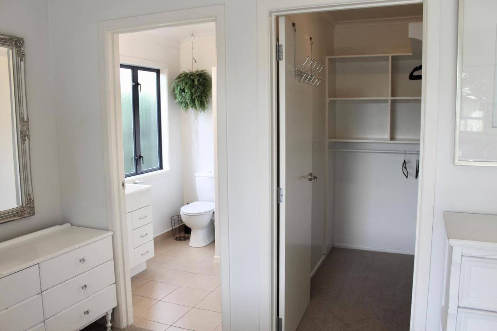 5-Min Walk To Village - Havelock North Holiday Home With Spa Pool Kültér fotó